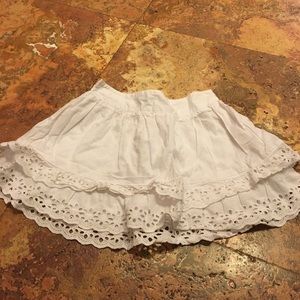 Girls white floral skirt.